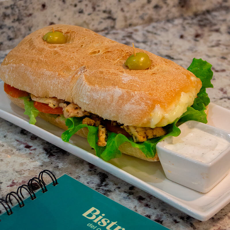 Sándwich Pollo al Pesto